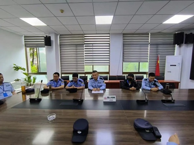 01.jpg