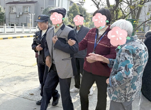 02.jpg