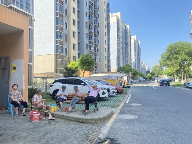 02.jpg